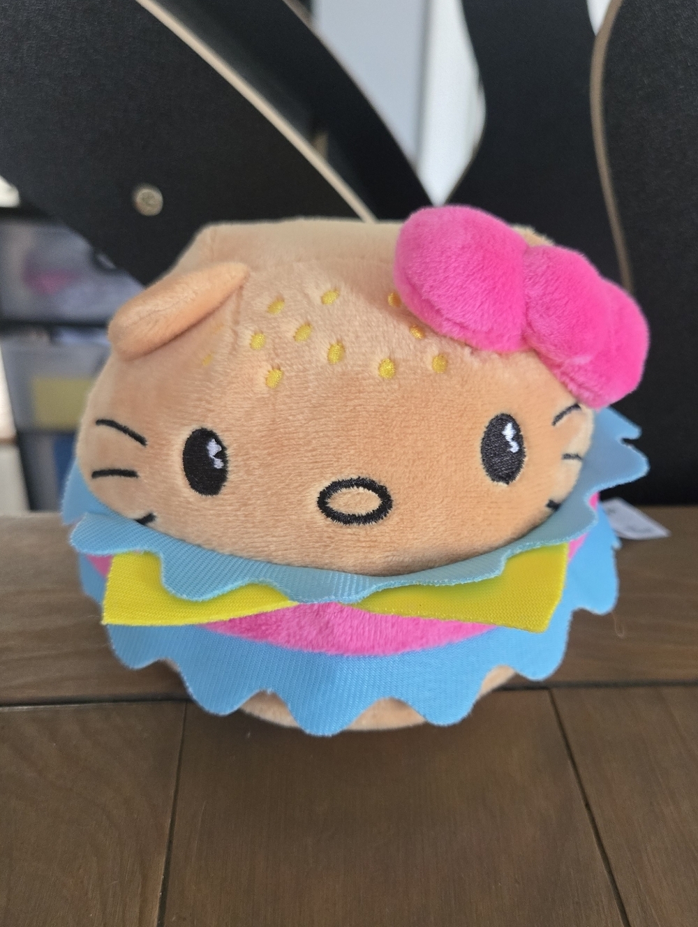 Cute Kawaii Sanrio Plush Hello Kitty Burger Toy with Pink Bow